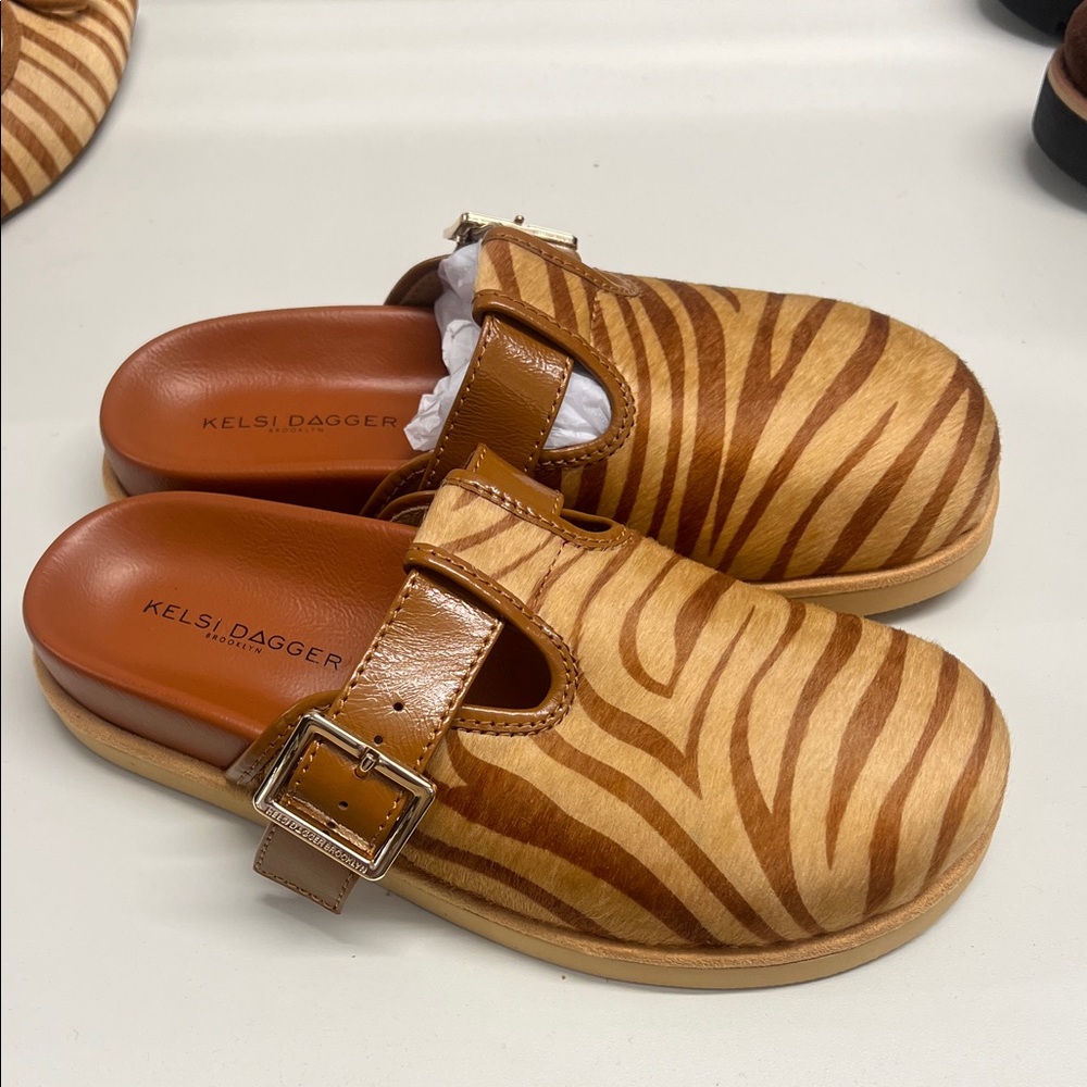 Kelsi Dagger Tan Zebra Kids Slippers